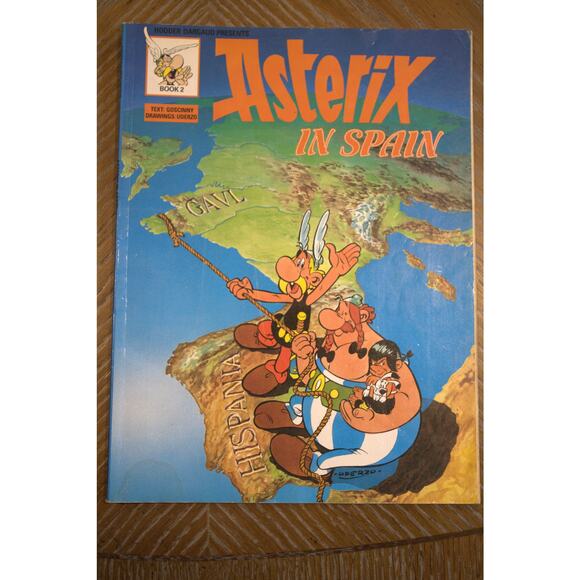 Asterix in Spain Book 2 Hodder D 1993 Edition Goscinny & Uderzo Vintage Comic - Picture 1 of 3